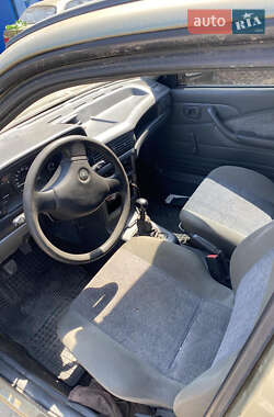 Седан Daewoo Nexia 2005 в 