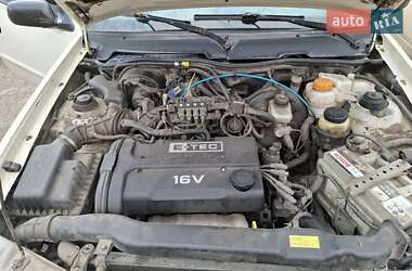 Седан Daewoo Nexia 2012 в 