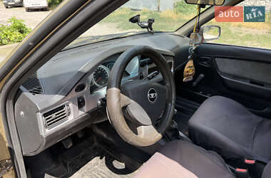 Седан Daewoo Nexia 2011 в 