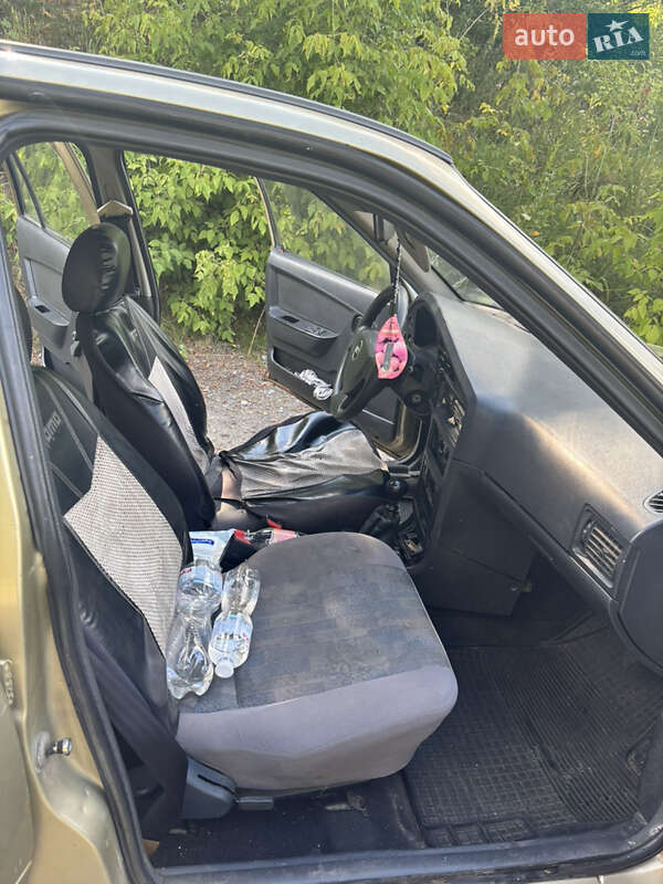 Седан Daewoo Nexia 2011 в Вишневом фото 9 Седан Daewoo Nexia 2011 в Вишневом