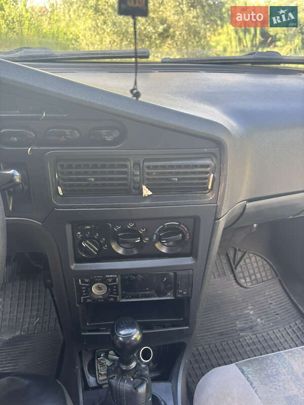 Седан Daewoo Nexia 2011 в Вишневом фото 12 Седан Daewoo Nexia 2011 в Вишневом