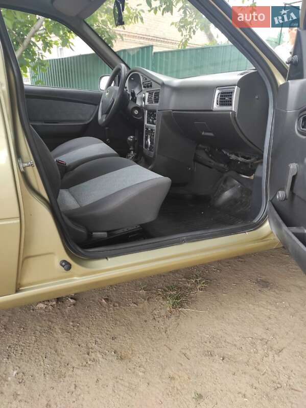 Седан Daewoo Nexia 2009 в Олександрії