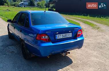 Седан Daewoo Nexia 2012 в 
