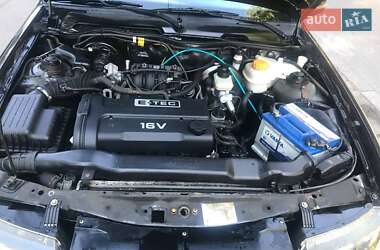 Седан Daewoo Nexia 2011 в 