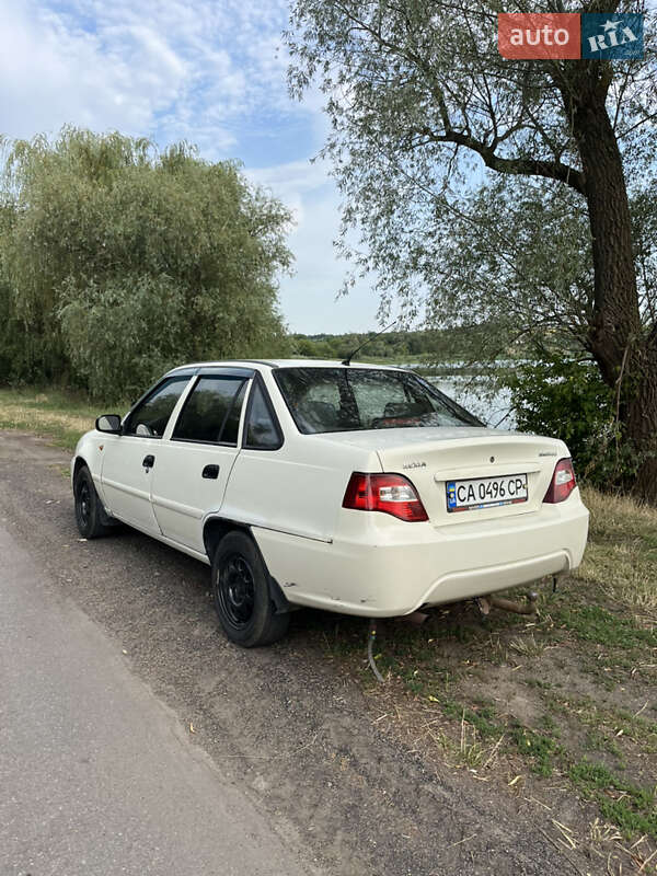 Седан Daewoo Nexia 2011 в Кам'янці