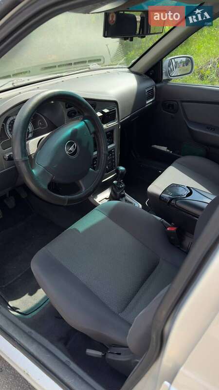 Седан Daewoo Nexia 2012 в Миргороде