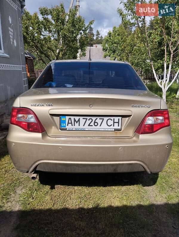 Седан Daewoo Nexia 2011 в Довбыше