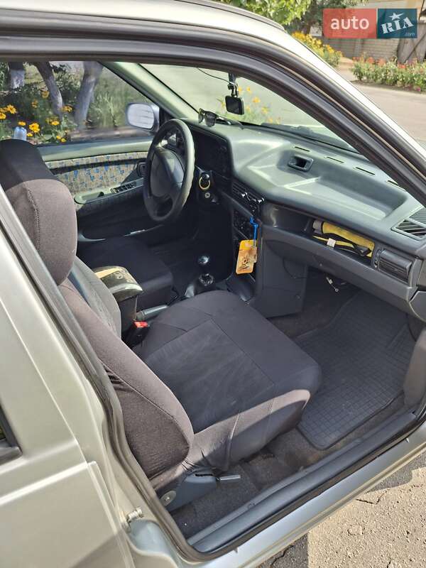 Седан Daewoo Nexia 2008 в Краснограде