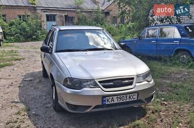 Седан Daewoo Nexia 2012 в 