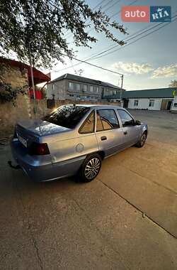 Седан Daewoo Nexia 2008 в 