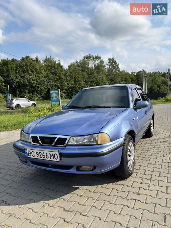 Седан Daewoo Nexia 2008 в 