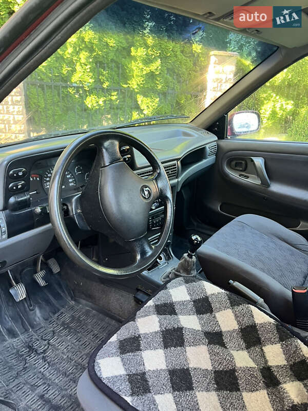 Седан Daewoo Nexia 1997 в Мостиске