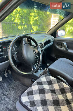 Седан Daewoo Nexia 1997 в 