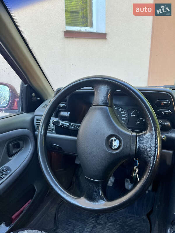 Седан Daewoo Nexia 1997 в Мостиске