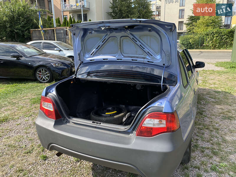 Седан Daewoo Nexia 2009 в Киеве