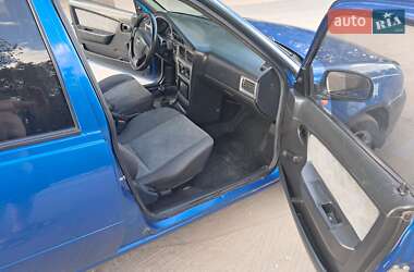 Седан Daewoo Nexia 2011 в 