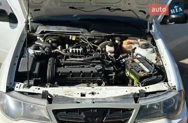 Седан Daewoo Nexia 2011 в 