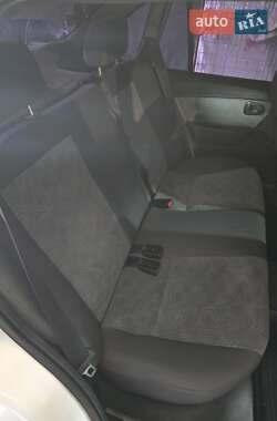 Седан Daewoo Nexia 2011 в 