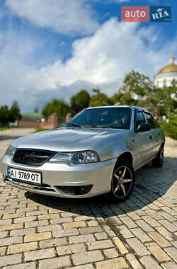 Седан Daewoo Nexia 2012 в 