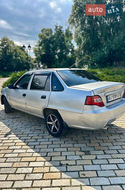 Седан Daewoo Nexia 2012 в 