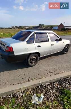 Седан Daewoo Nexia 2011 в 