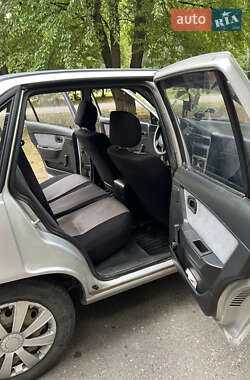 Седан Daewoo Nexia 2011 в 