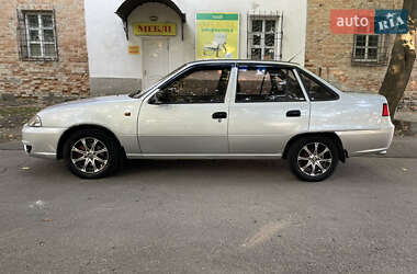Седан Daewoo Nexia 2011 в 