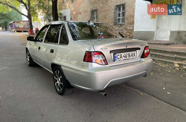 Седан Daewoo Nexia 2011 в 