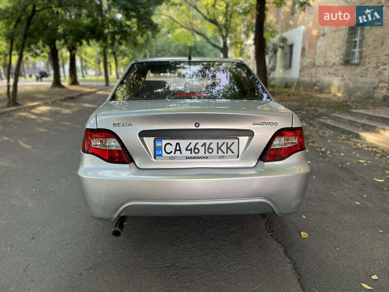 Седан Daewoo Nexia 2011 в Умани