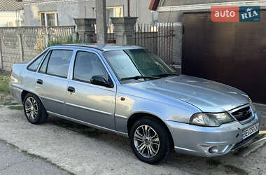 Седан Daewoo Nexia 2012 в 