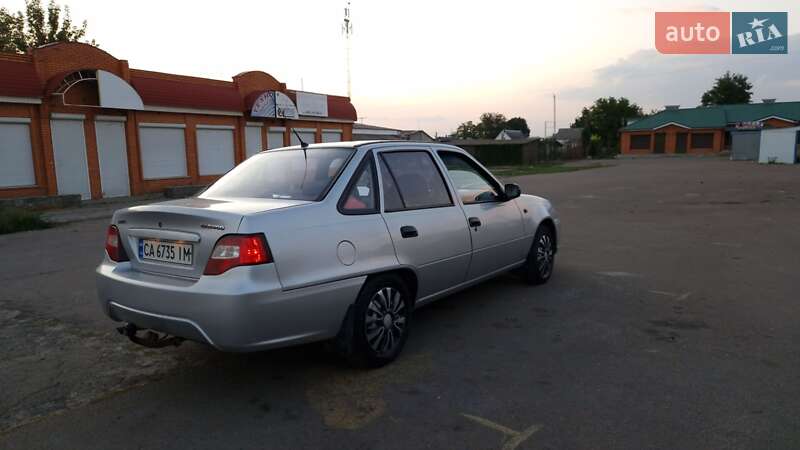 Седан Daewoo Nexia 2011 в Звенигородке