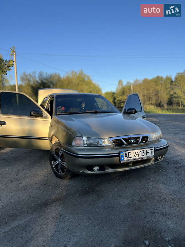 Седан Daewoo Nexia 2007 в Новояворівську