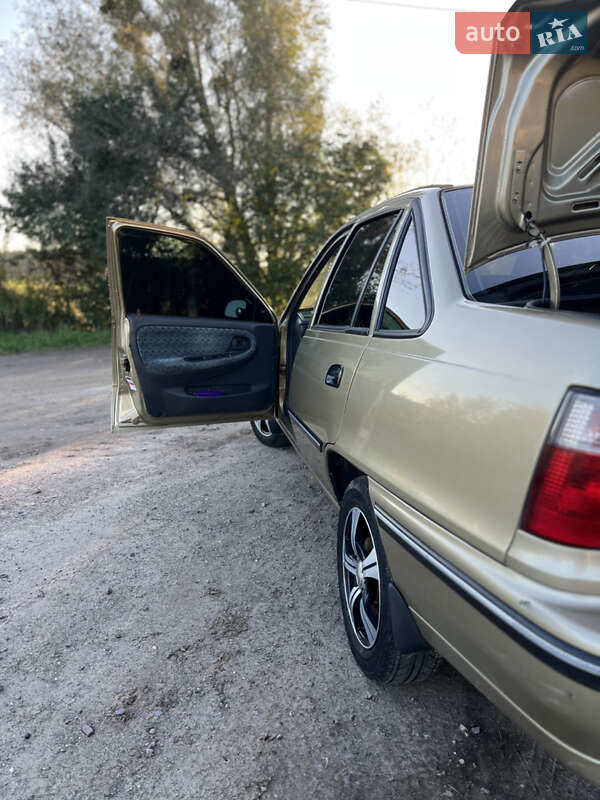 Седан Daewoo Nexia 2007 в Новояворівську