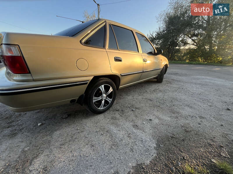 Седан Daewoo Nexia 2007 в Новояворівську