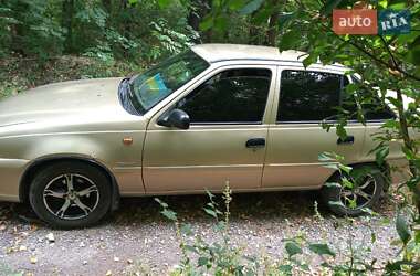 Седан Daewoo Nexia 2011 в 