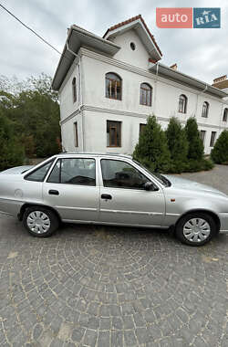Седан Daewoo Nexia 2012 в 