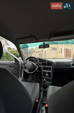 Седан Daewoo Nexia 2012 в 