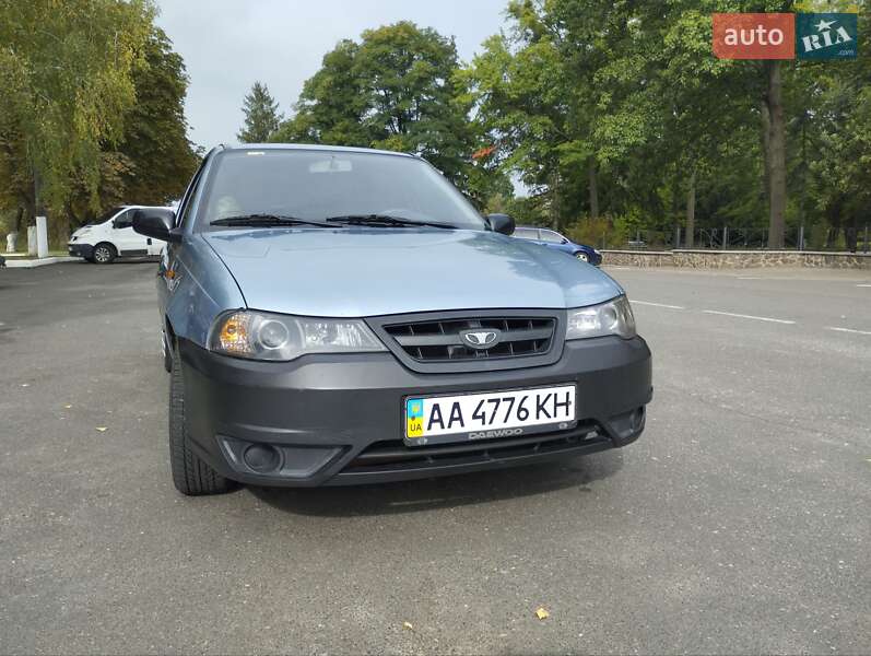 Седан Daewoo Nexia 2010 в Радомышле
