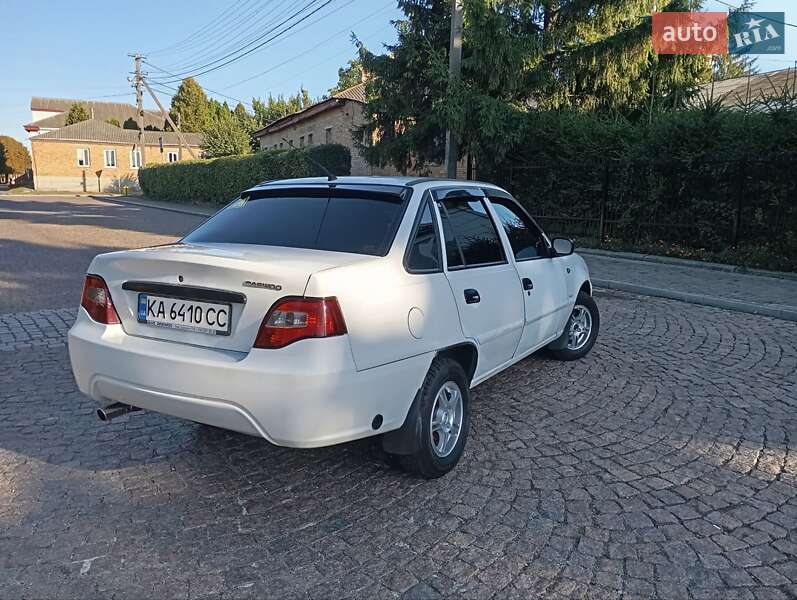 Седан Daewoo Nexia 2011 в Корсунь-Шевченківському