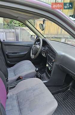 Седан Daewoo Nexia 2011 в 
