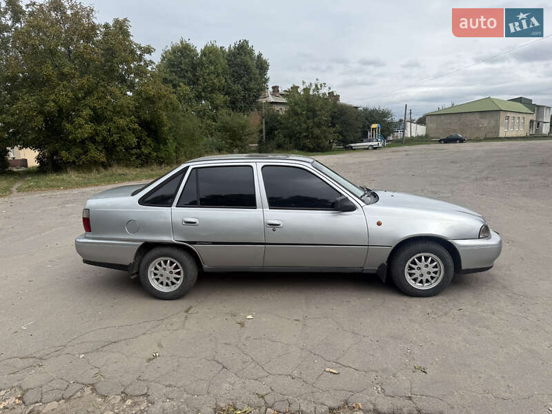 Седан Daewoo Nexia 1995 в Жмеринке