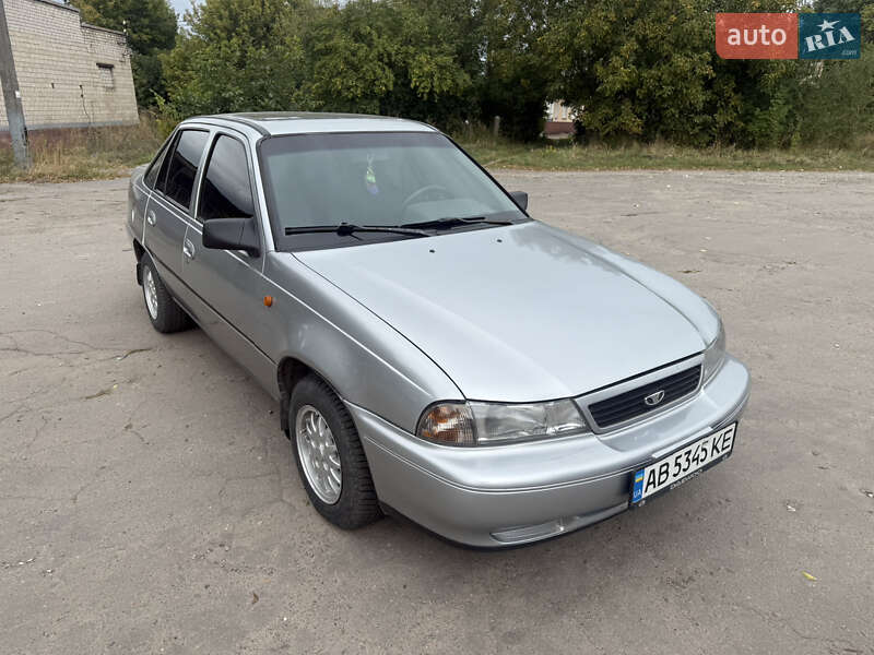 Седан Daewoo Nexia 1995 в Жмеринке