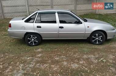 Седан Daewoo Nexia 2012 в 