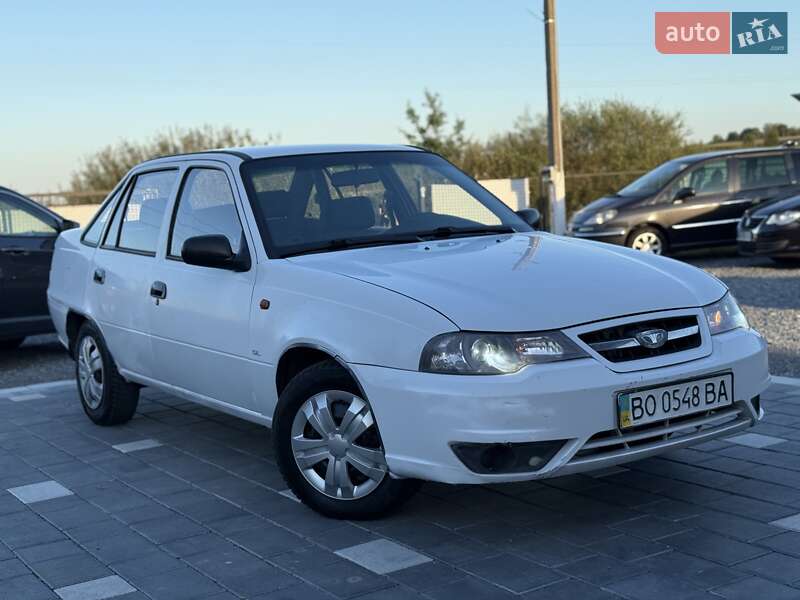 Седан Daewoo Nexia 2011 в Дрогобыче