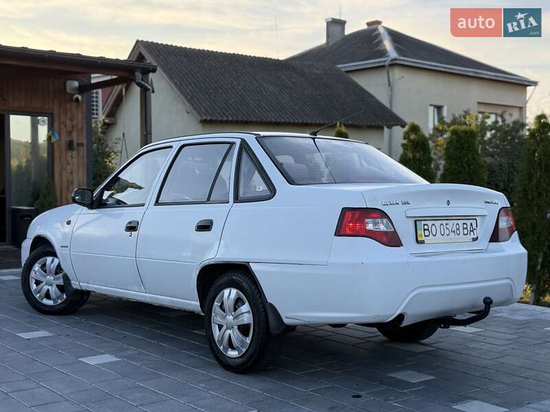Седан Daewoo Nexia 2011 в Дрогобыче
