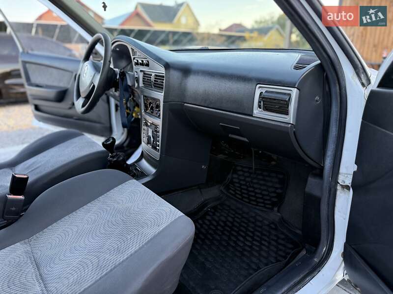 Седан Daewoo Nexia 2011 в Дрогобыче