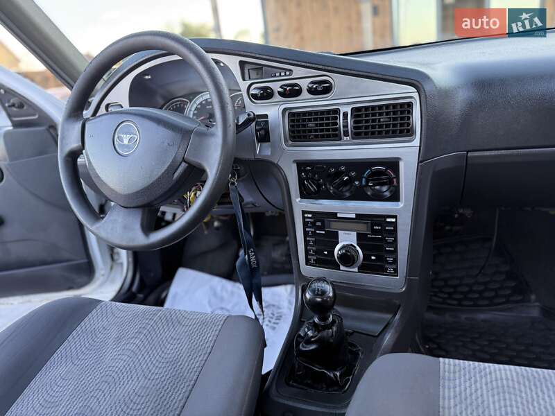 Седан Daewoo Nexia 2011 в Дрогобыче