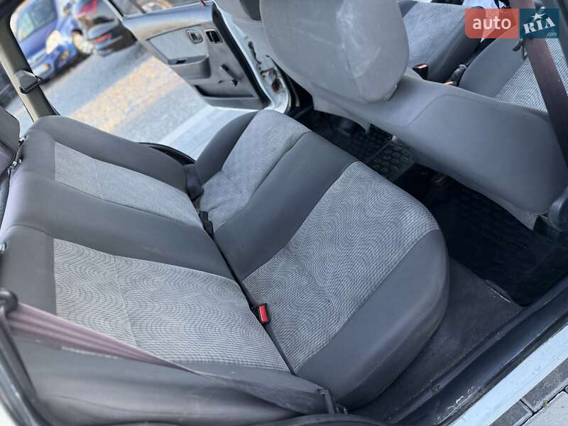 Седан Daewoo Nexia 2011 в Дрогобыче