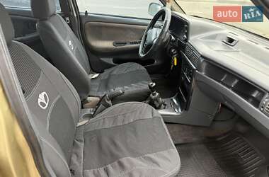 Седан Daewoo Nexia 2006 в 