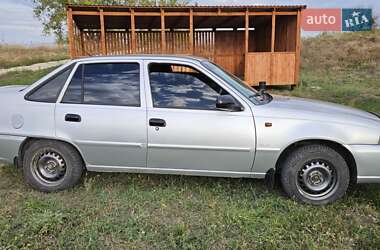 Седан Daewoo Nexia 2011 в 